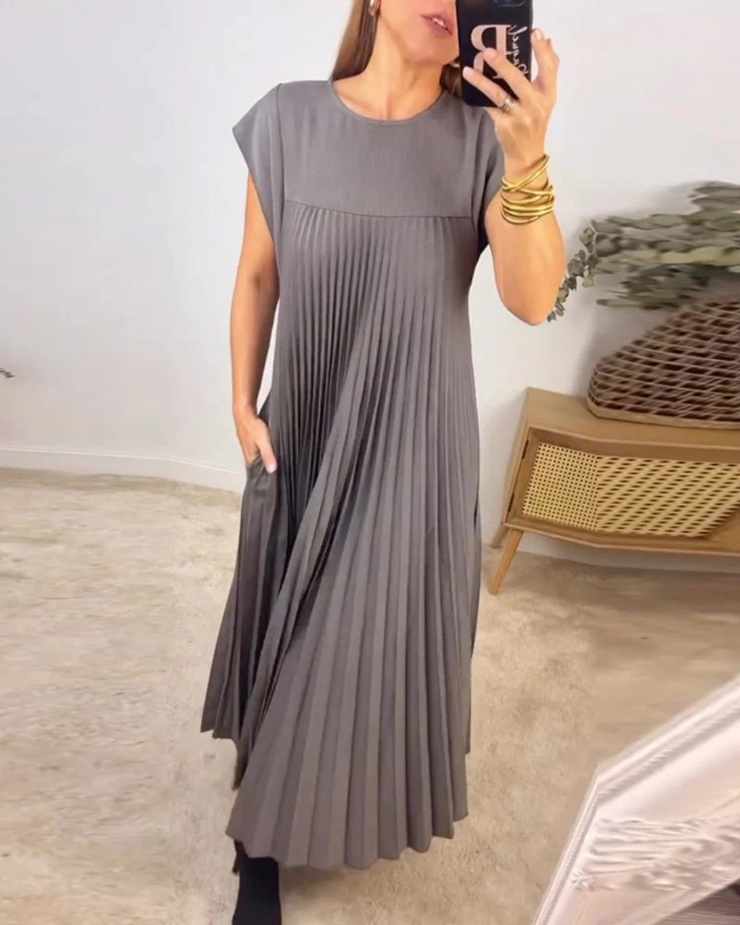 Mila | Women’s Pleated Maxi Dress