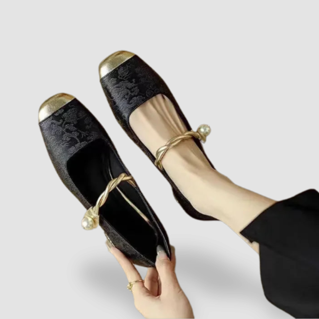 Leire | Women’s Closed Toe Strap Low Heels